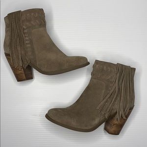 Jessica Simpson Chassie suede fringe booties 7M